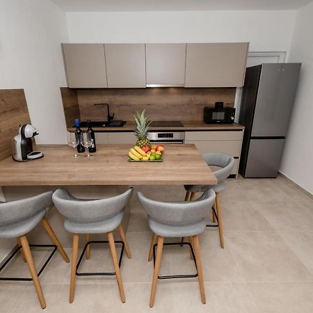 Peaceful Haven Near The Sea-Apartments Torlak Rab Banjol Exterior photo